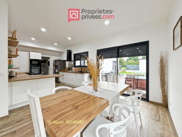 Châteaubriant Maison de plain-pied, 6 pièce(s) 143 m2, 674m² de terrain