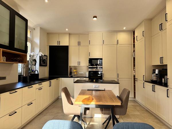 Le Cannet - Centre ville - Appartement de caractère 4 pièces 121 m² - LE CANNET