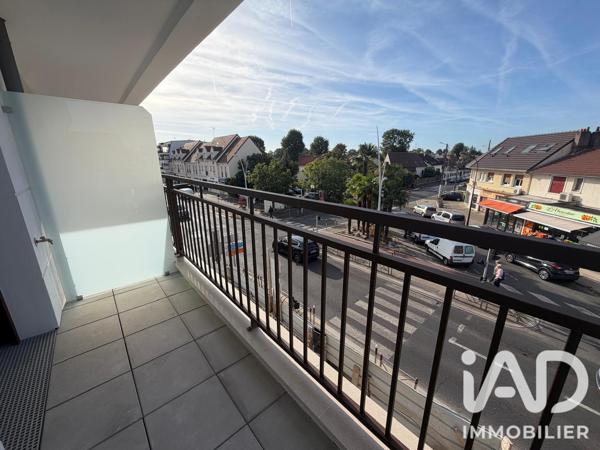 Location studio 28,8 m² Sainte-Geneviève-des-Bois