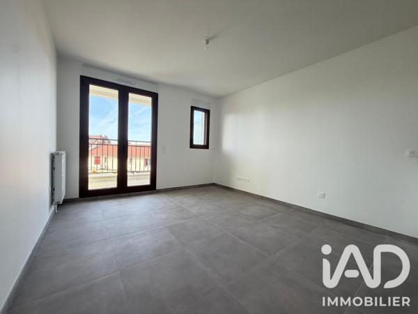 Location studio 28,8 m² Sainte-Geneviève-des-Bois