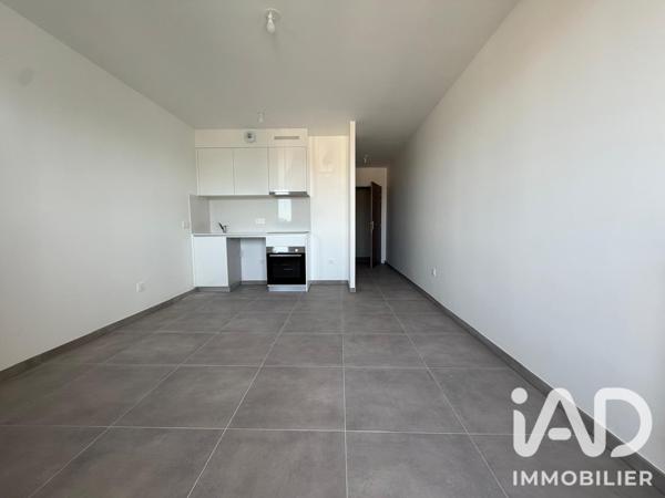 Location studio 28,8 m² Sainte-Geneviève-des-Bois