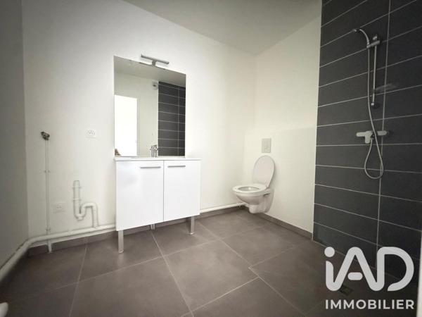 Location studio 28,8 m² Sainte-Geneviève-des-Bois