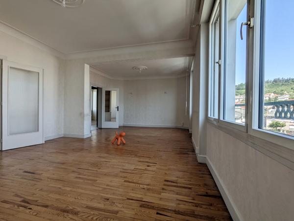 Appartement - T3 avec cave et garage CHAUFFAGE INCLUS - 90m2 - Clermont-Province