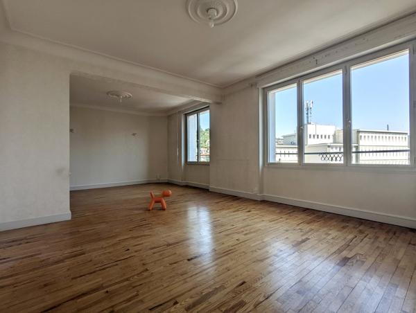 Appartement - T3 avec cave et garage CHAUFFAGE INCLUS - 90m2 - Clermont-Province