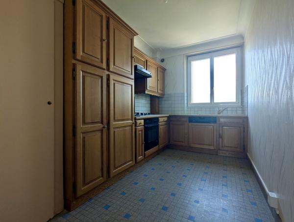 Appartement - T3 avec cave et garage CHAUFFAGE INCLUS - 90m2 - Clermont-Province