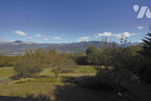 Maison sur grand terrain constructible