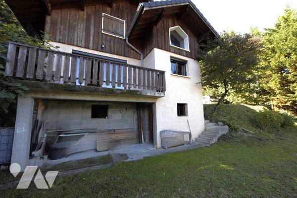 Maison sur grand terrain constructible