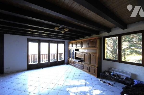 Maison sur grand terrain constructible