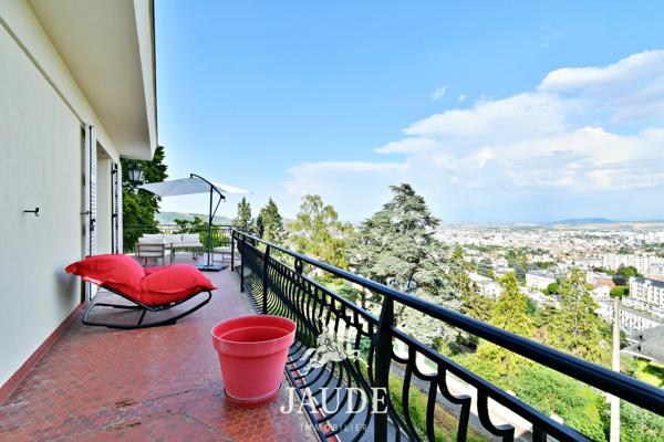 Duplex de 137m2 Carrez (200m2 au sol) avec TERRASSE (61m2) Vue PANORAMIQUE + Garage + jardin privatif Détails des diagnostics énergétiques