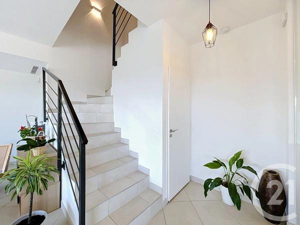 Maison à vendre  4 pièces - 150,68 m 2   LA GAUDE  - 06
