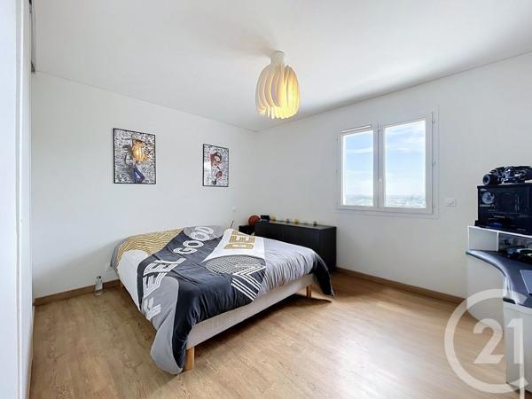 Maison à vendre  4 pièces - 150,68 m 2   LA GAUDE  - 06