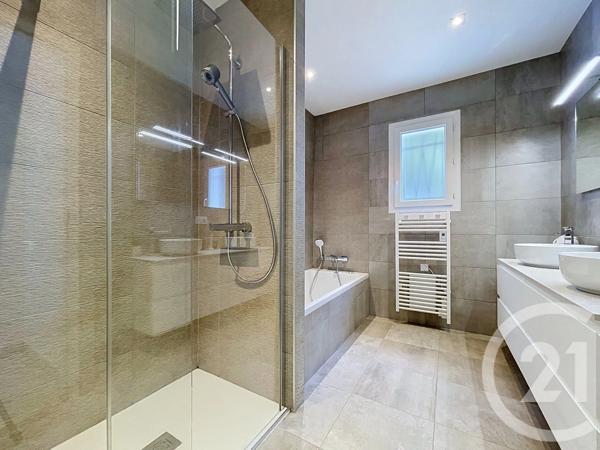 Maison à vendre  4 pièces - 150,68 m 2   LA GAUDE  - 06