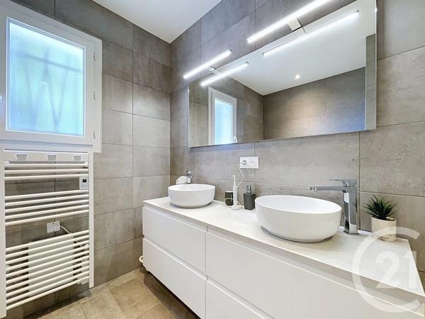 Maison à vendre  4 pièces - 150,68 m 2   LA GAUDE  - 06