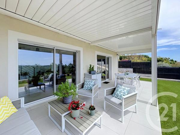 Maison à vendre  4 pièces - 150,68 m 2   LA GAUDE  - 06