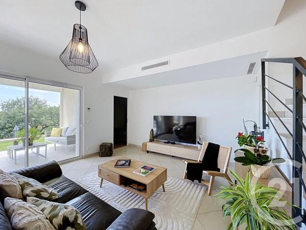 Maison à vendre  4 pièces - 150,68 m 2   LA GAUDE  - 06