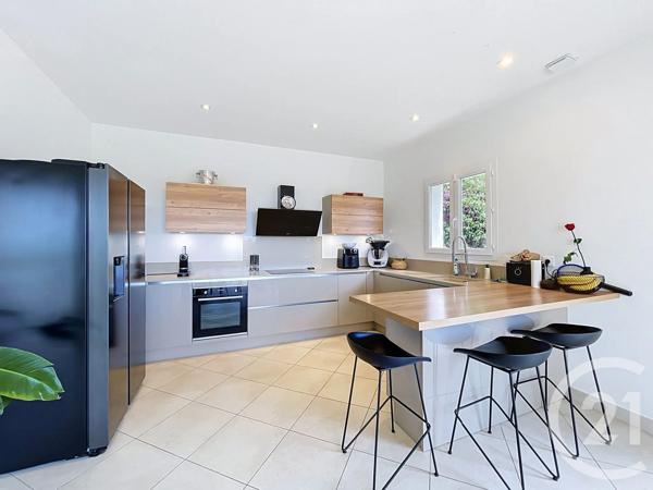 Maison à vendre  4 pièces - 150,68 m 2   LA GAUDE  - 06
