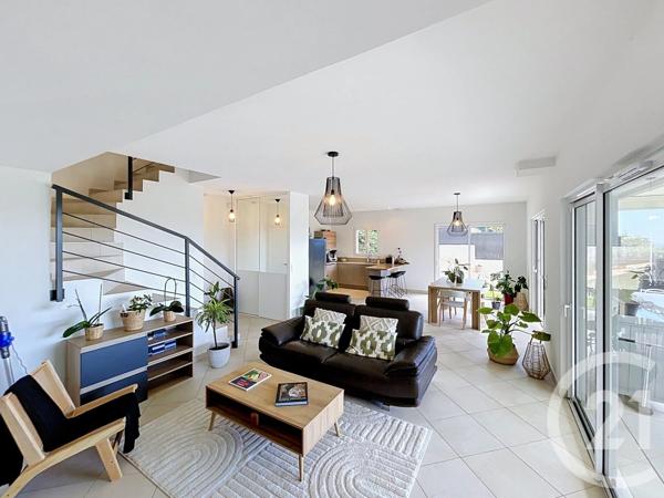 Maison à vendre  4 pièces - 150,68 m 2   LA GAUDE  - 06