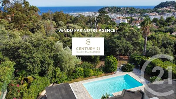 Maison à vendre  6 pièces - 160 m 2   LA CROIX VALMER  - 83