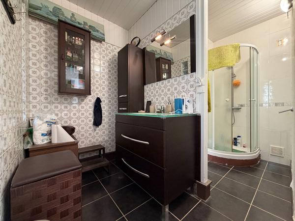 Maison lumineuse avec suite parentale indépendante, sous-sol total, véranda & jardin clos 509 m² ? Proche gare, écoles et commerces à pied
