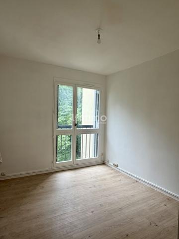 Appartement T4/T5 et son balcon - 13010 Marseille