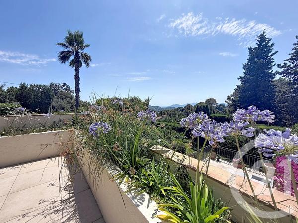 Maison à vendre  5 pièces - 161 m 2   MOUGINS  - 06