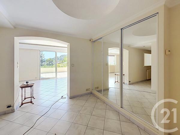 Maison à vendre  5 pièces - 161 m 2   MOUGINS  - 06