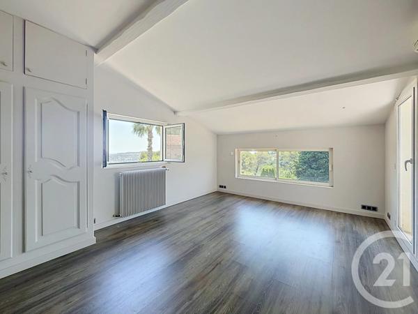 Maison à vendre  5 pièces - 161 m 2   MOUGINS  - 06
