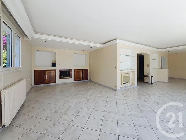 Maison à vendre  5 pièces - 161 m 2   MOUGINS  - 06