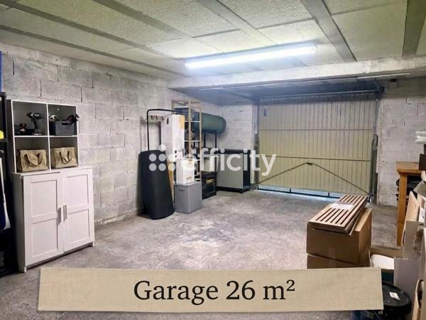 Maison
         5 pièces
        - 143 m² Bien prestige 635 000 € *