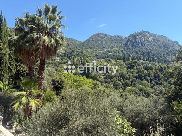Maison
         5 pièces
        - 143 m² Bien prestige 635 000 € *