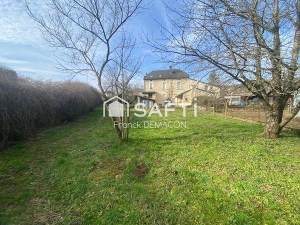 Grande maison avec revenus locatifs – Écouviez