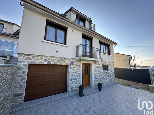 Maison 7 pièces de 164 m² à Vaux-le-Pénil (77000)