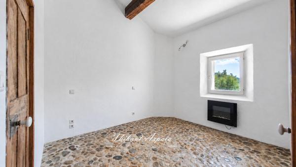 Charme et authenticité aux portes d'Oraison - Maison 4 pièce(s) 160 m2 avec jardin