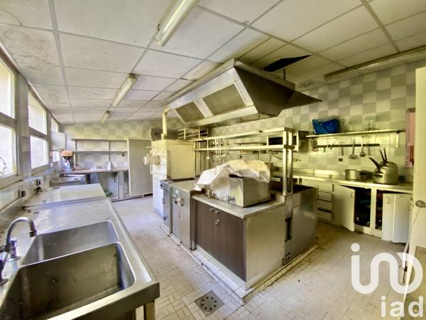 Maison à vendre 8 pièces 620 m² Mervent