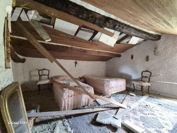 Arrière-pays niçois – Saint-Blaise
Maison mitoyenne à rénover sur un terrain d’environ 3 100 m²