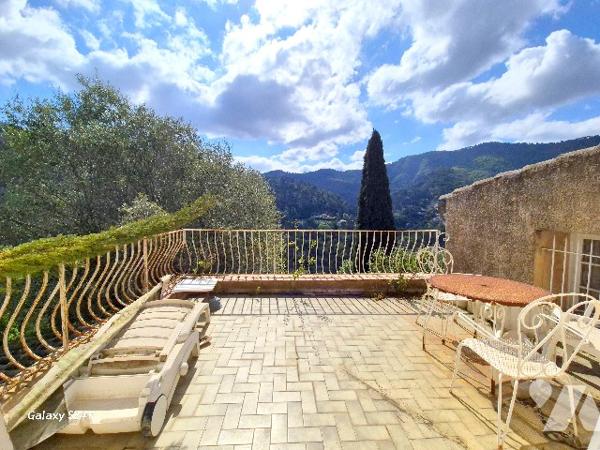 Arrière-pays niçois – Saint-Blaise
Maison mitoyenne à rénover sur un terrain d’environ 3 100 m²