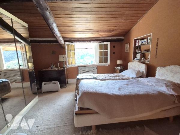 Arrière-pays niçois – Saint-Blaise
Maison mitoyenne à rénover sur un terrain d’environ 3 100 m²