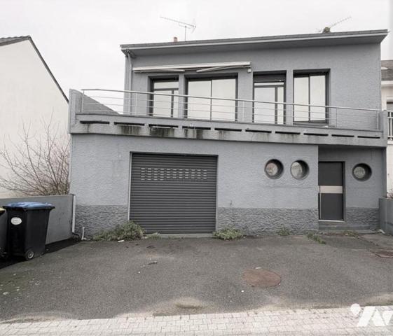 St Nazaire, à deux pas de la gare de Méan-Penhoet, maison T6 de 150 m² hab. (202 m² utiles)