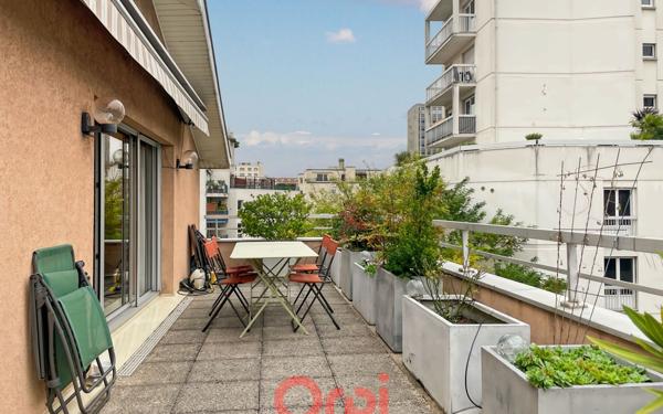 Appartement à vendre    3 pièces • 96 m2 Lyon 3