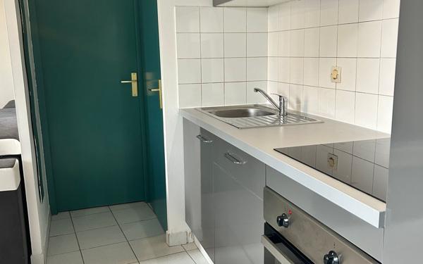 Appartement à louer    1 pièce •  Saint-Genis-Laval