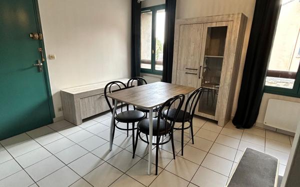 Appartement à louer    1 pièce •  Saint-Genis-Laval