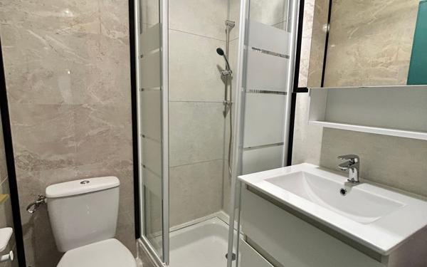 Appartement à louer    1 pièce •  Saint-Genis-Laval