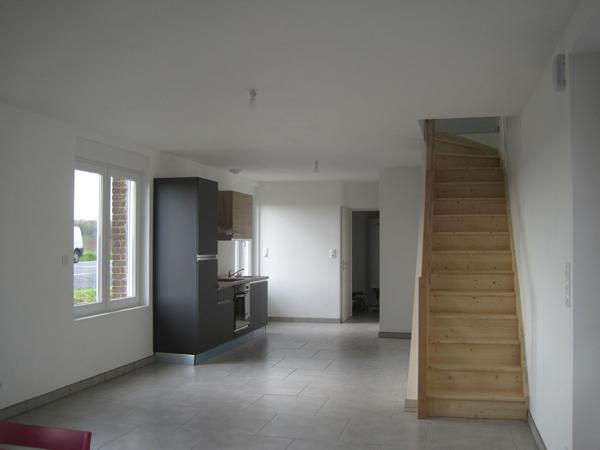 A LOUER MAISON   A VENDEUIL 02