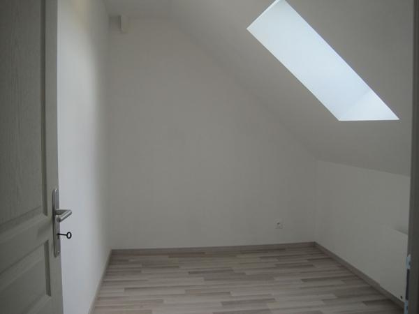 A LOUER MAISON   A VENDEUIL 02