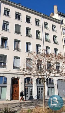 LYON 1 PLACE CHAZETTE