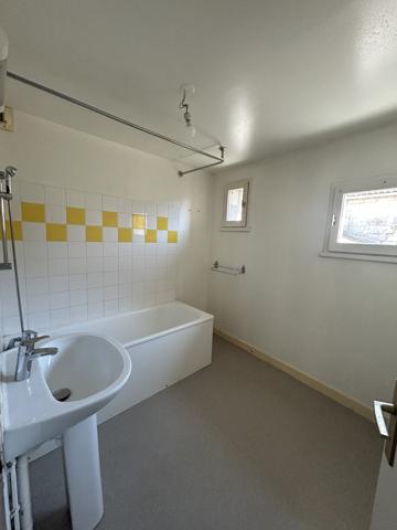 APPARTEMENT T4 - CENTRE VILLE SAINTES