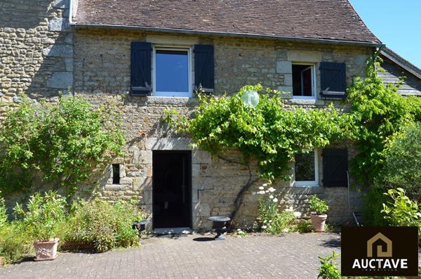 Manoir de caractère à Alençon ? 3,5 ha, fenêtres à meneaux, maison d'amis, 6 chambres , Alencon