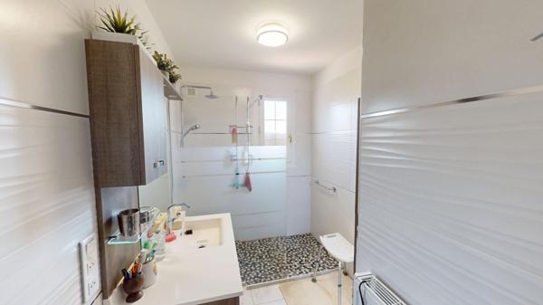 Maison de 3 chambres plus sous sol aménagé à Châteauroux 5 pièce(s)