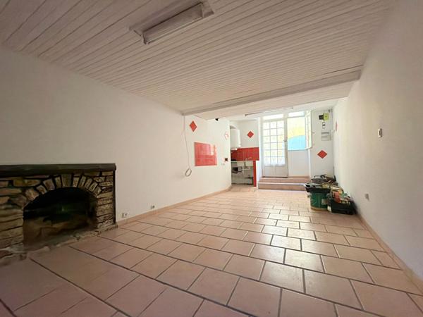A VENDRE 84160 CADENET MAISON DE VILLAGE TYPE 3 PIECES D'ENVIRON 87M²