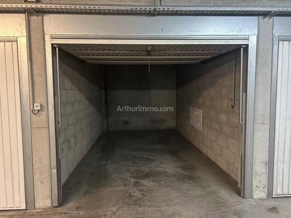 Location Parking 16 m2 à Morteau